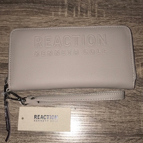 Reaction Kenneth Cole Handbags - NEW Reaction Wallet